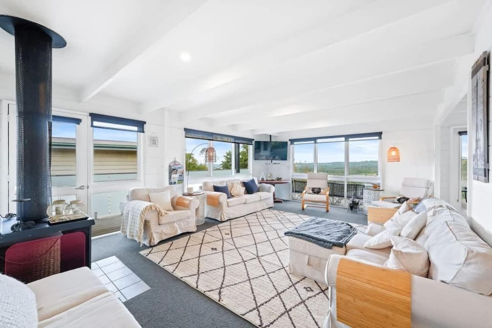 Nature Comfort Views Dromana Family Retreat House in Red Hill