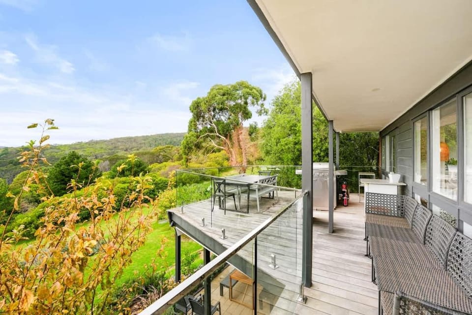 Nature Comfort Views Dromana Family Retreat House in Red Hill