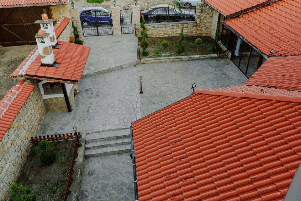 Property building, Day, Street view, Parking
