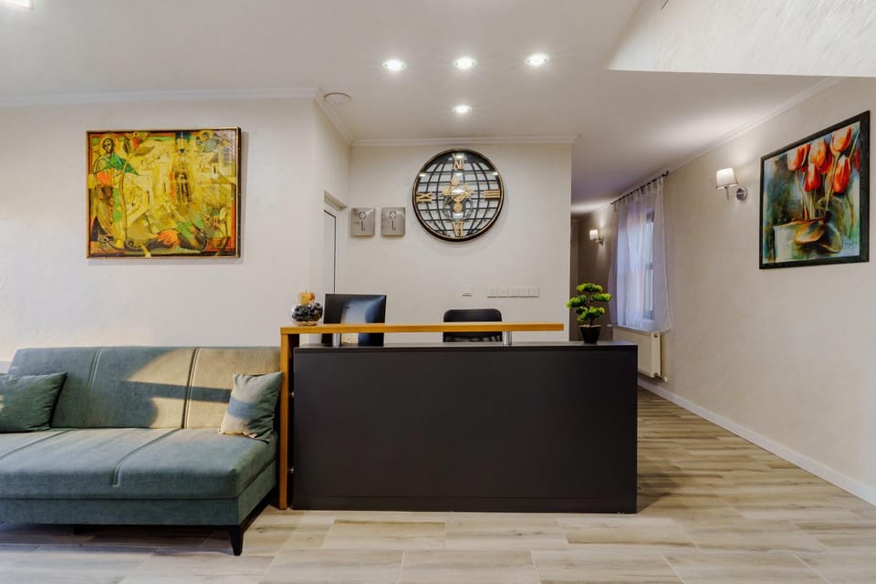Property building, Seating area