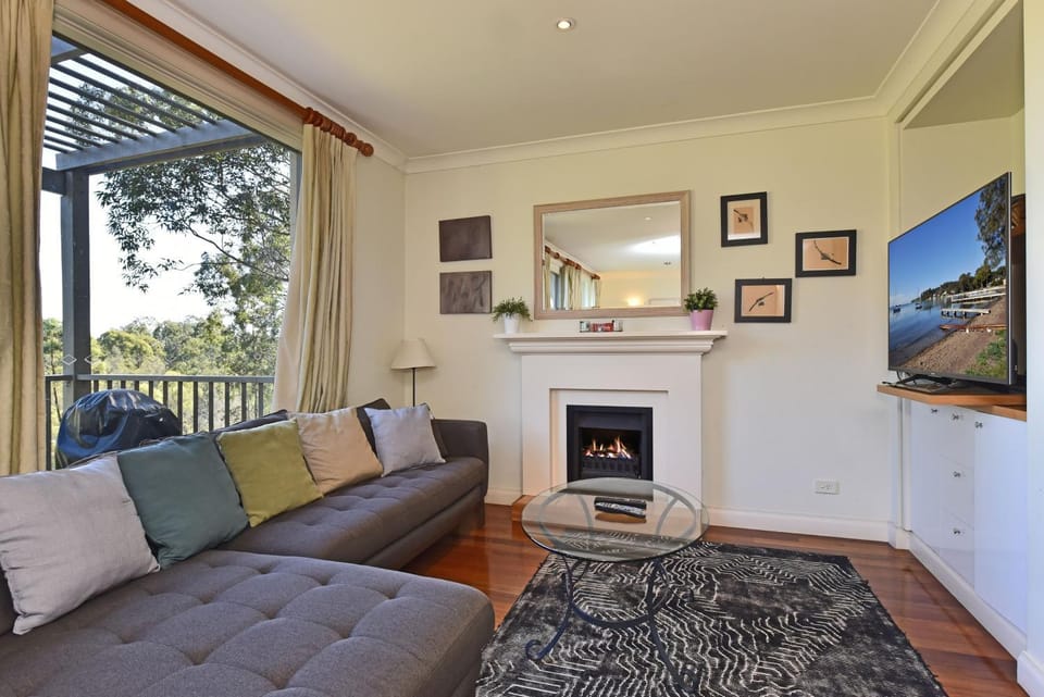 Villa 2br Ferre Villa located within Cypress Lakes Resort Villa in New South Wales