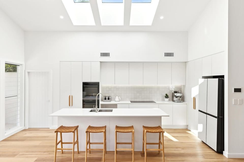 Cove Beach House by Coast Hosting House in Patonga