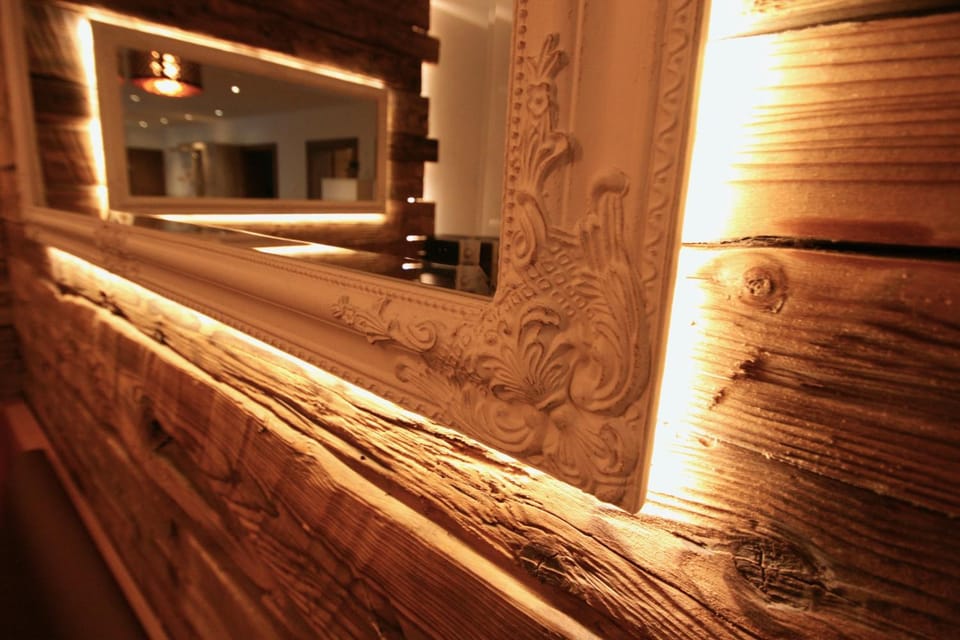 Decorative detail, Dining area