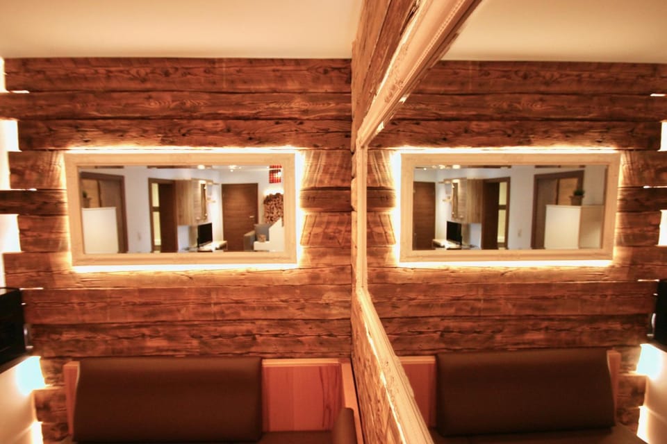 Decorative detail, Dining area