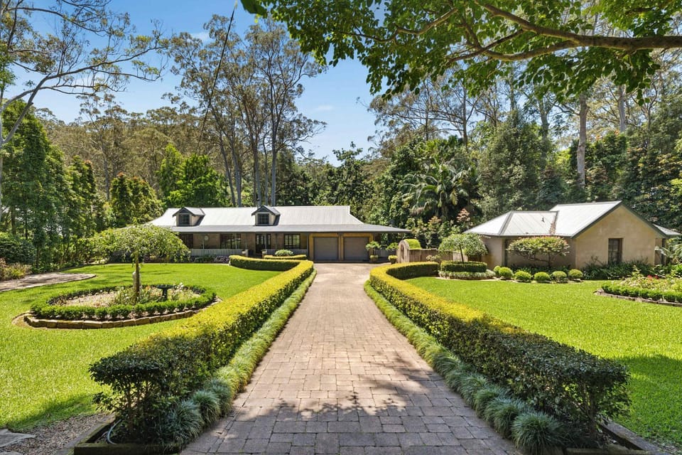 The Manor by Coast Hosting House in Wamberal