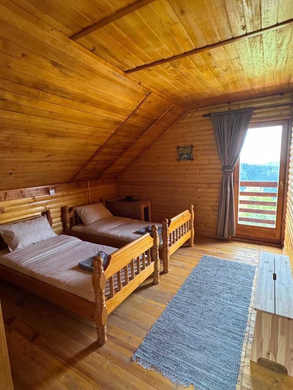Bed, Natural landscape, Photo of the whole room, Bedroom