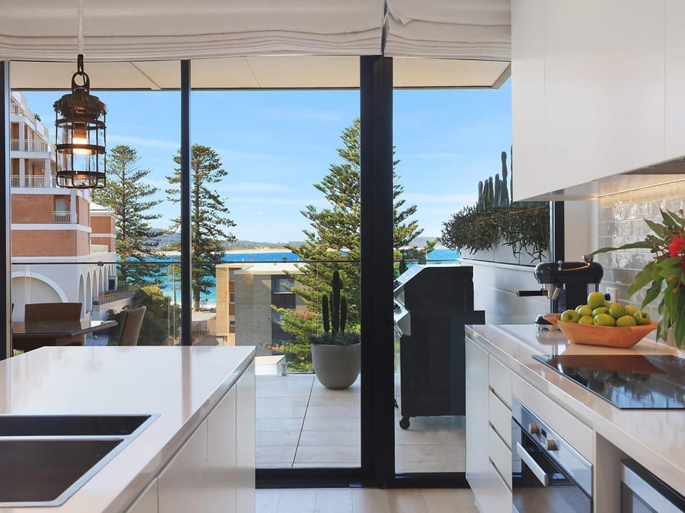 PineTree Penthouse by Coast Hosting Apartment in Terrigal