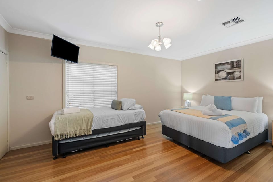 Serene By Coast Hosting House in Central Coast