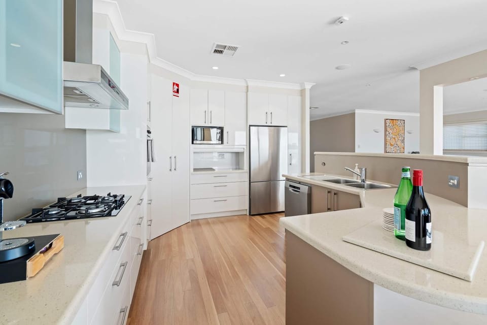 Serene By Coast Hosting House in Central Coast