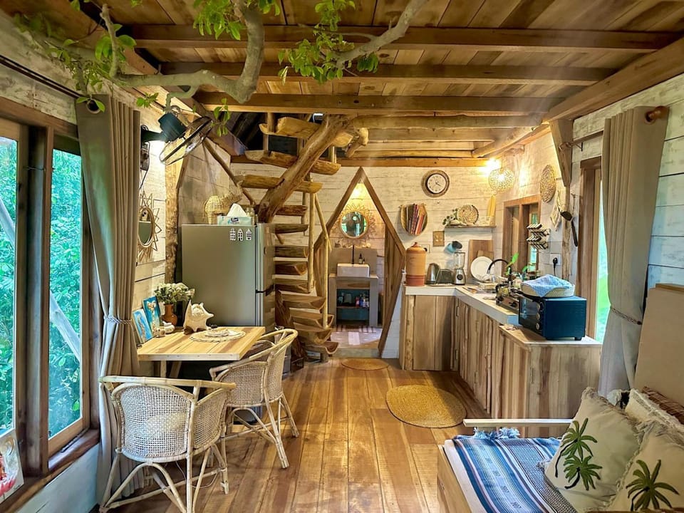 Kitchen or kitchenette, Living room, Dining area