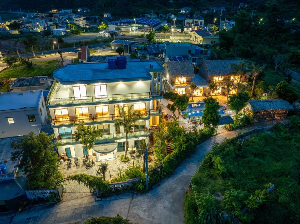 Night, Bird's eye view