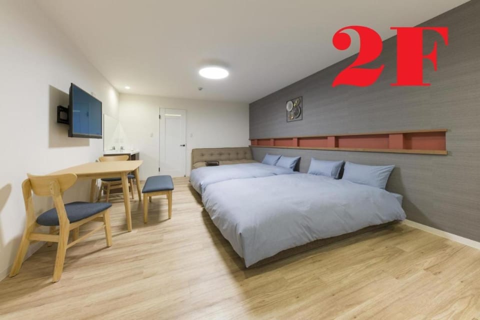 Bed, TV and multimedia, Photo of the whole room, Dining area, Bedroom