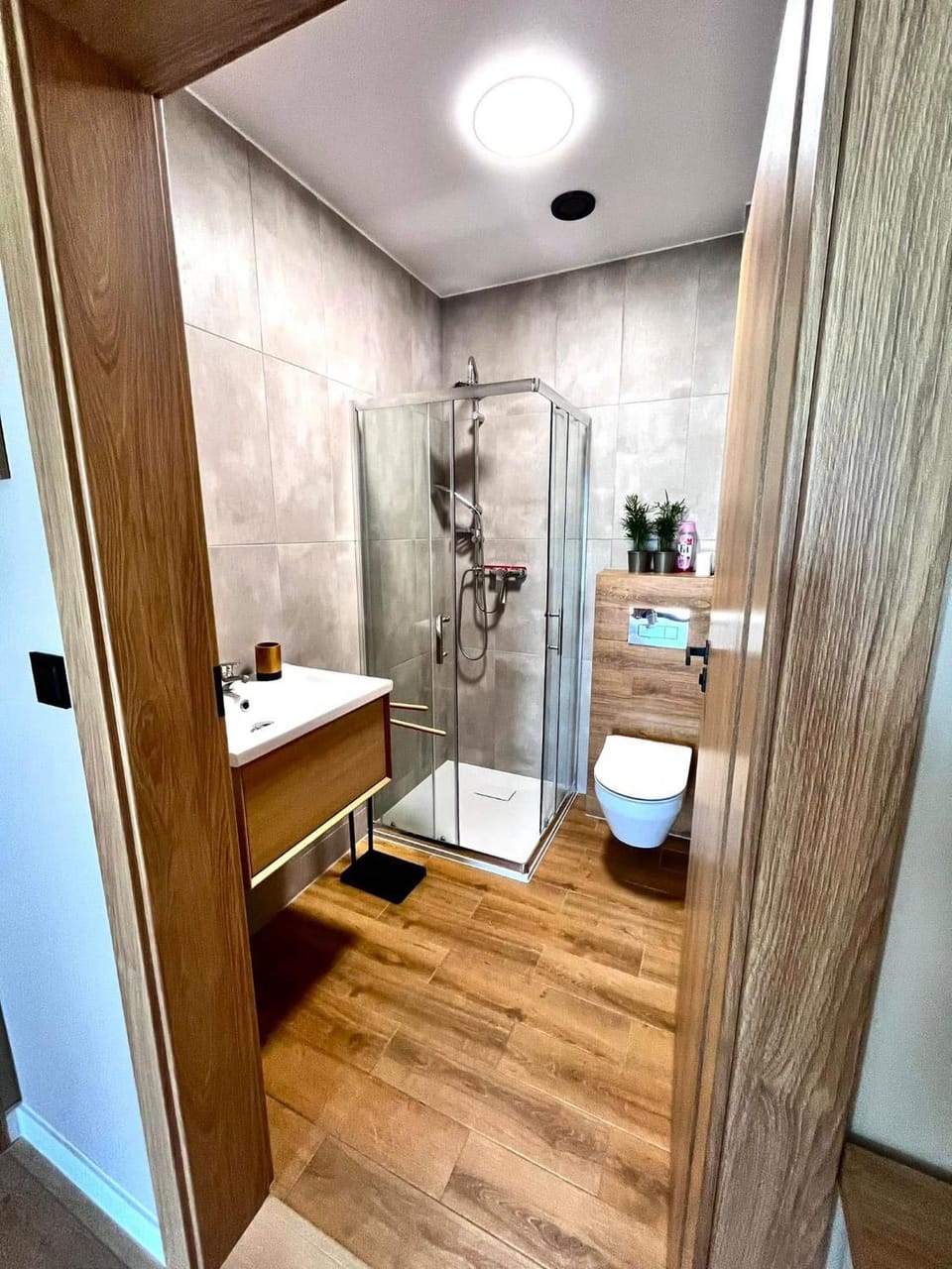 Shower, Toilet, Bathroom, towels
