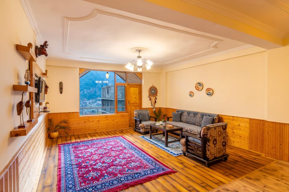 The Cozy Nook Manali Hotel in Manali