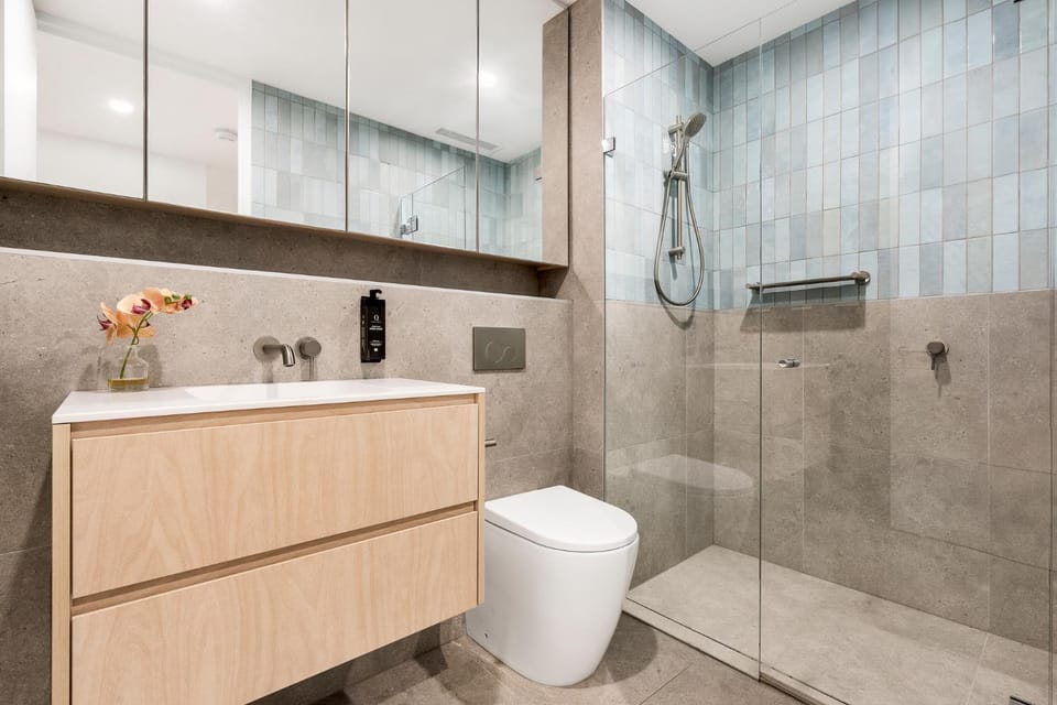 Shower, Toilet, Bathroom