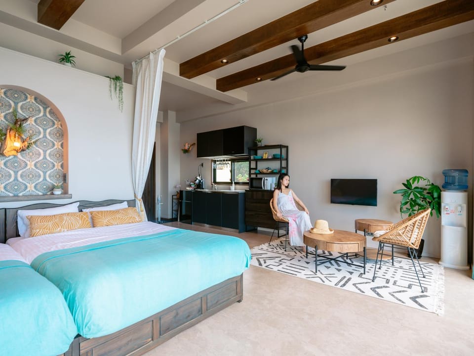 Photo of the whole room, Bedroom