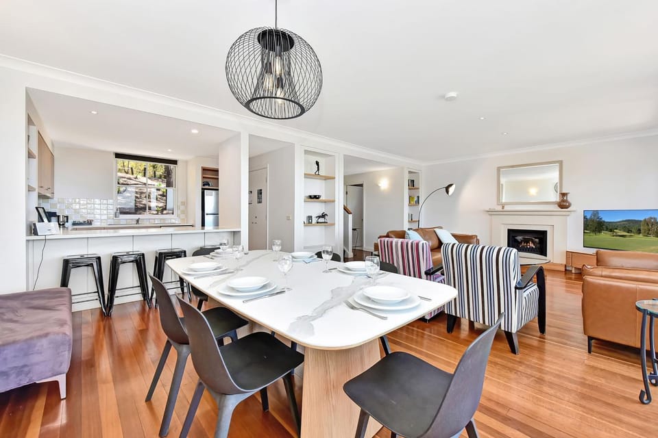 Villa 3br Tranquility Villa located within Cypress Lakes Resort Villa in New South Wales