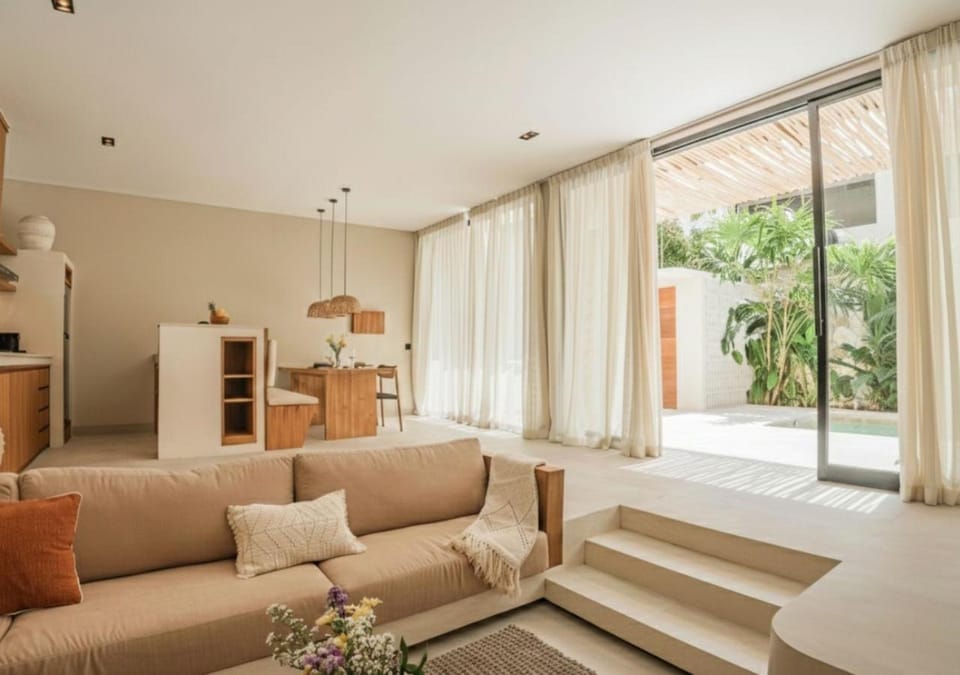 Kitchen or kitchenette, Living room, Garden view