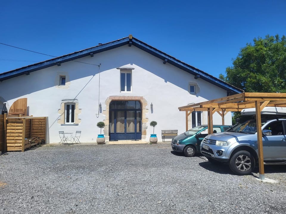 Maison avec piscine entre océan et campagne House in Nouvelle-Aquitaine