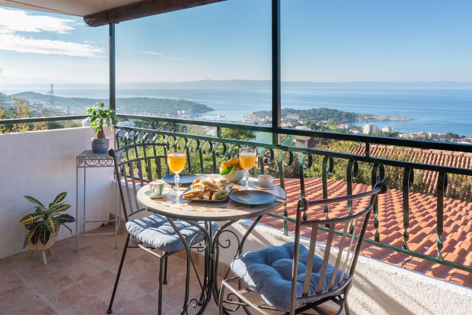 Balcony/Terrace, Sea view, Continental breakfast