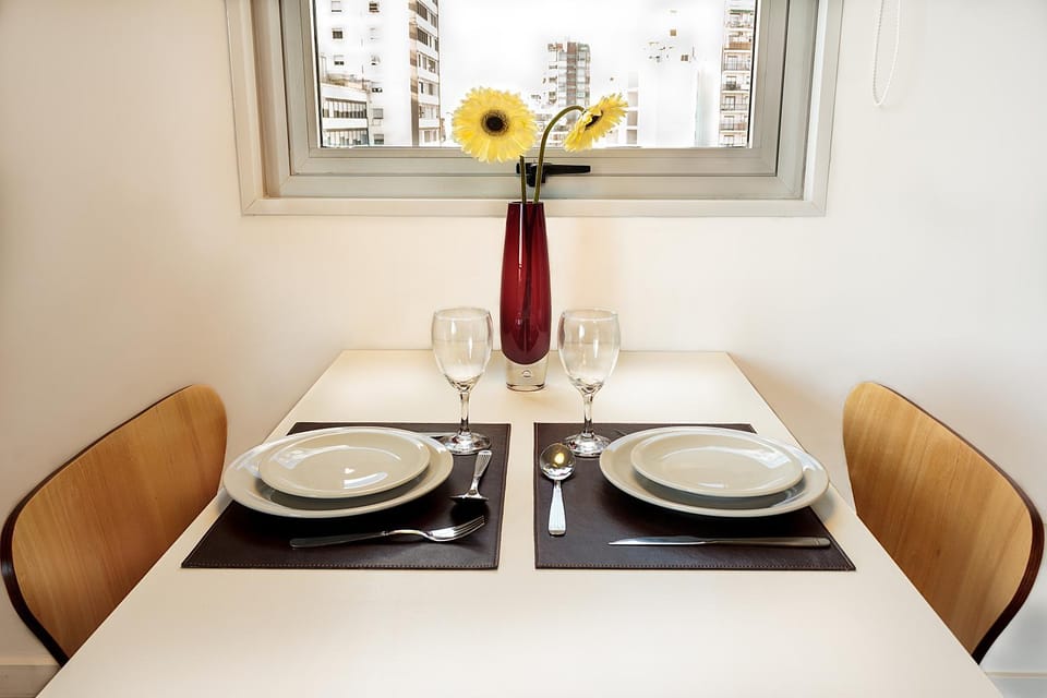 Dining area, On site, Food, Drinks