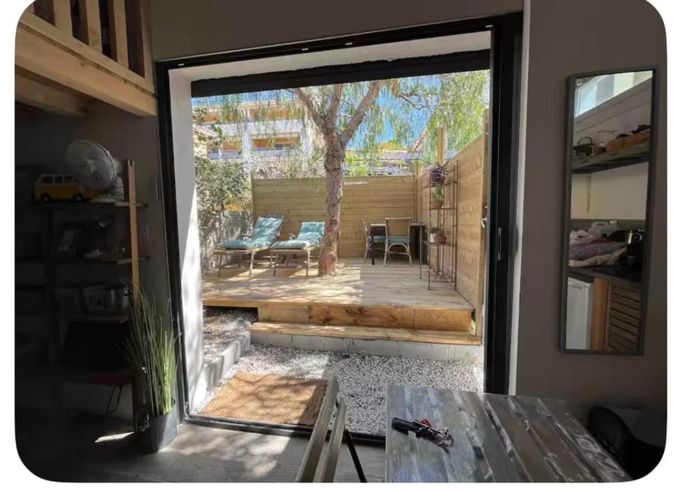 Patio, Dining area
