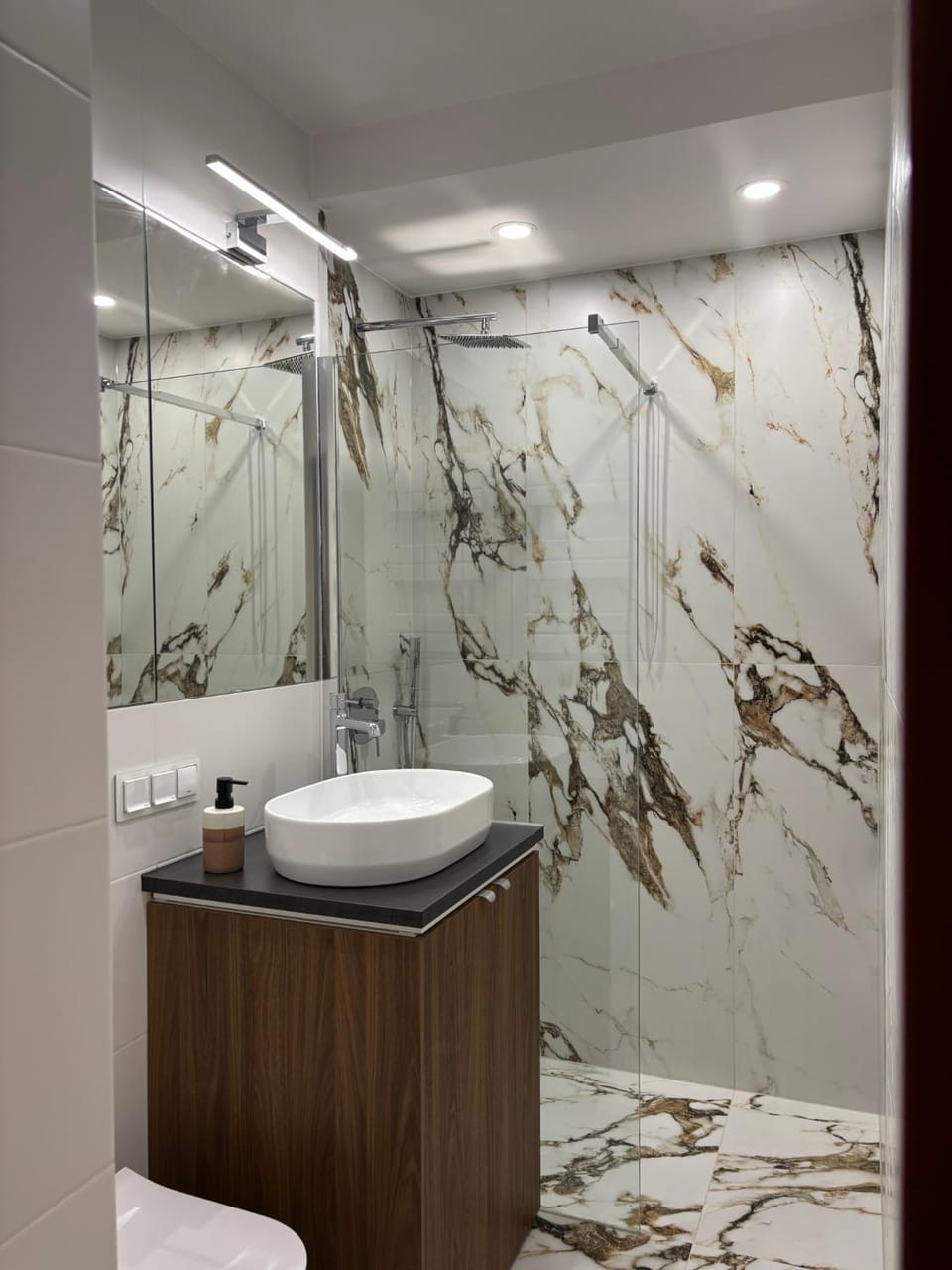 Shower, Toilet, Bathroom, hair dryier, washing machine