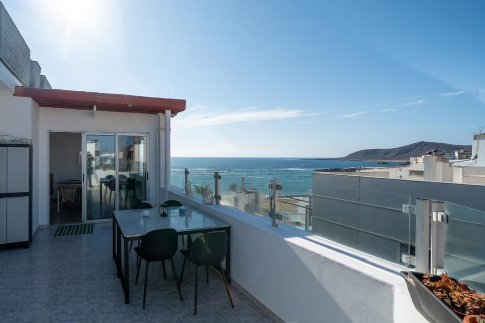Day, Natural landscape, View (from property/room), Dining area, Sea view
