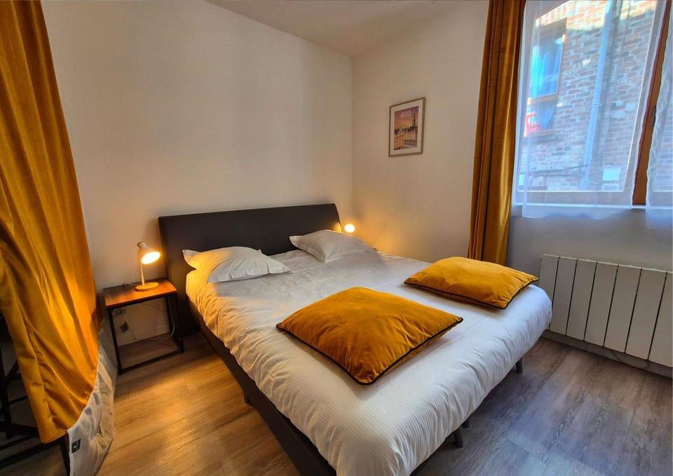 Les Loges du Beffroi - L'Éclatant - Lit King-Size Apartment in Arras