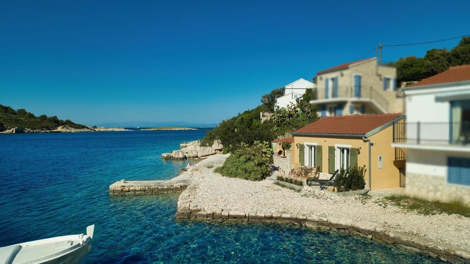 Property building, Balcony/Terrace, Sea view