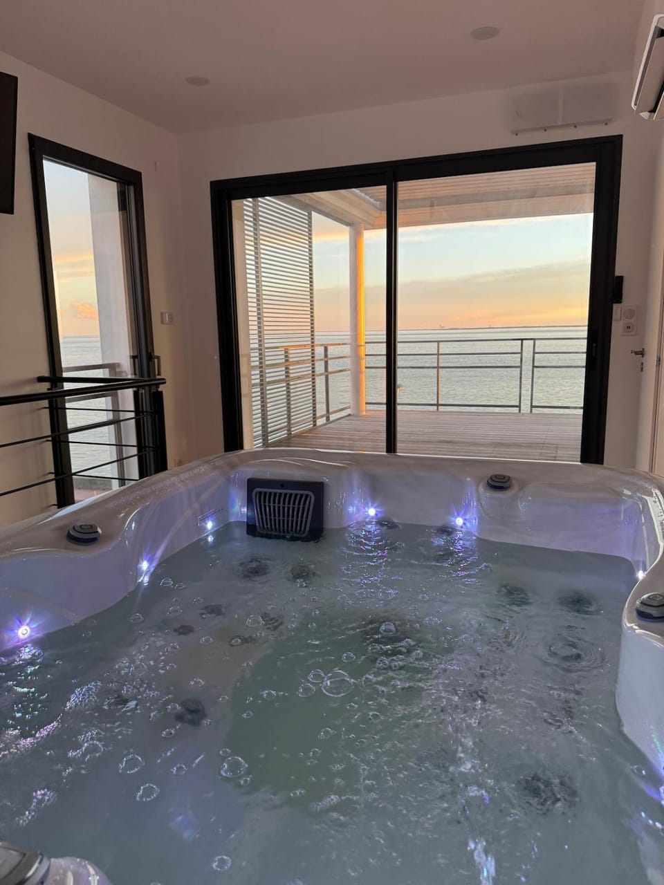 Natural landscape, Hot Tub, Sea view