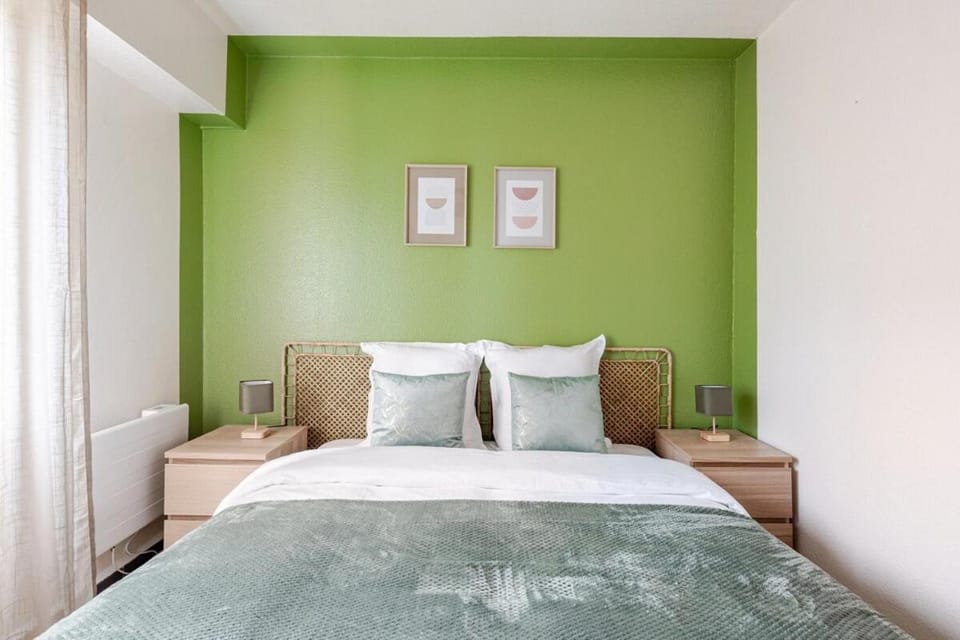 Bed, Photo of the whole room, Bedroom