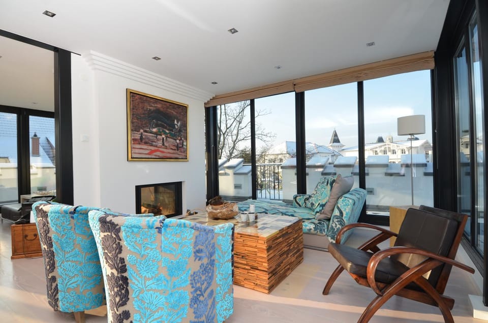 Living room, Photo of the whole room, Seating area