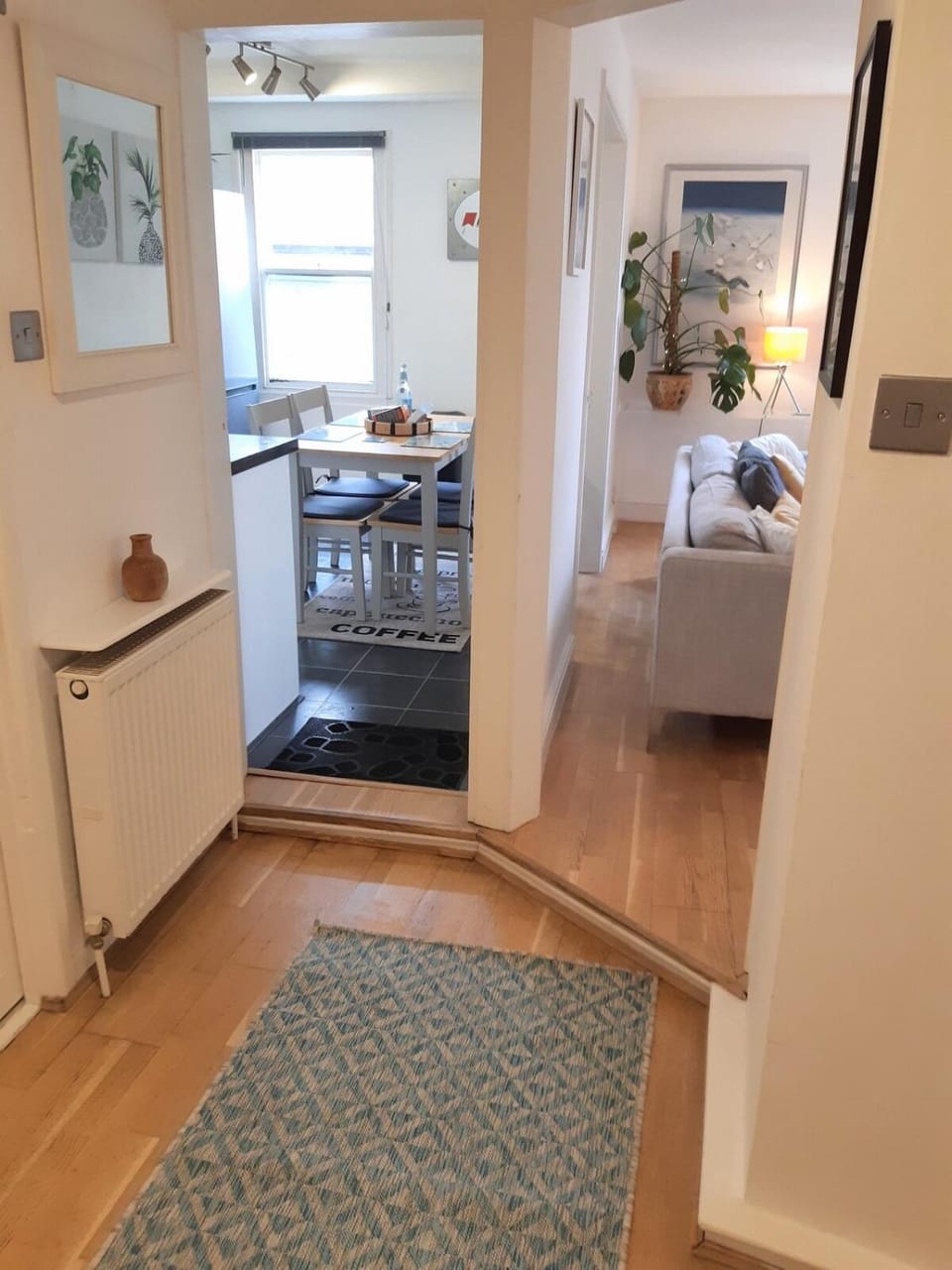 Kitchen or kitchenette, Living room