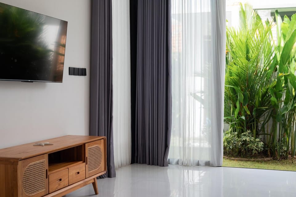 Communal lounge/ TV room, Natural landscape, Garden, TV and multimedia, Evening entertainment, Garden view