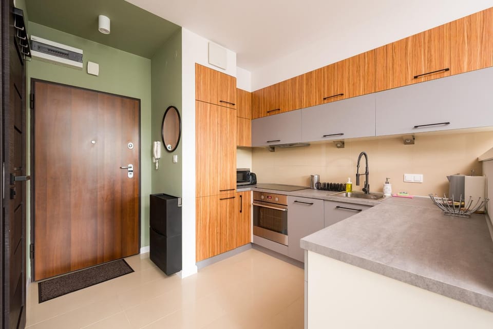 Kitchen or kitchenette, oven, stove