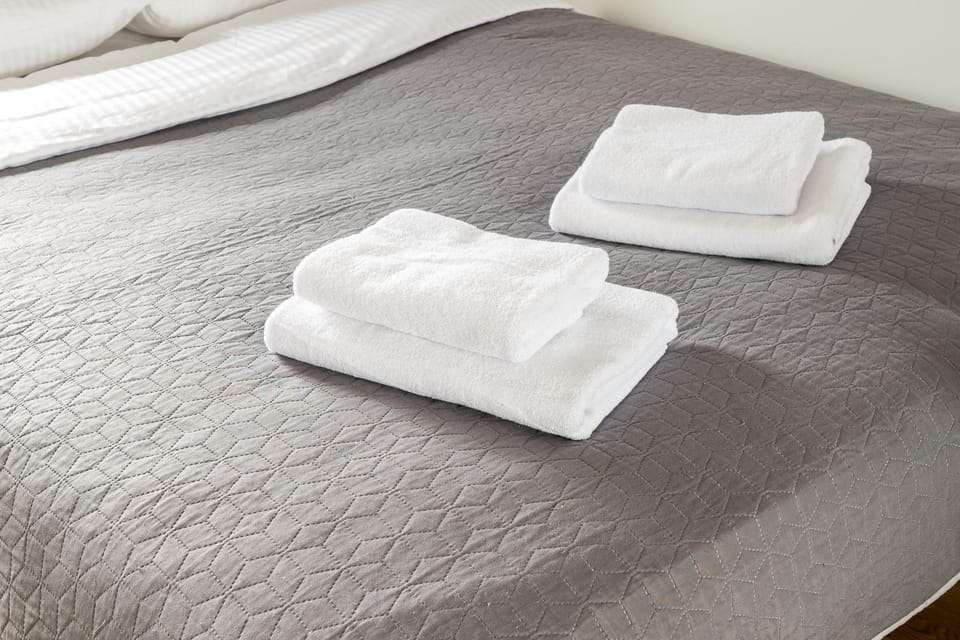Bed, Photo of the whole room, Bedroom, towels