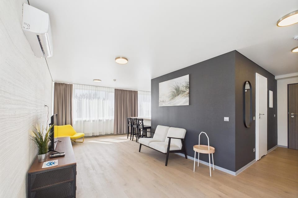 Living room, Seating area, air conditioner