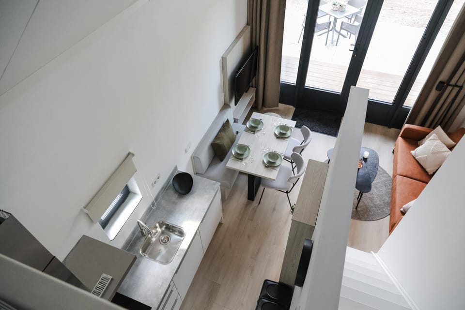 TV and multimedia, Living room, Photo of the whole room, Dining area