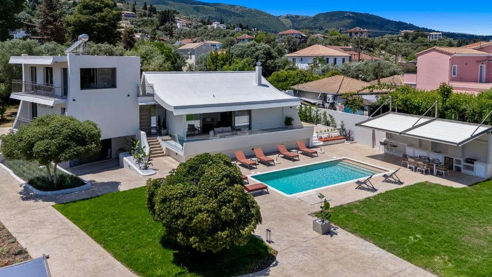 Property building, Garden, Garden view, Swimming pool, Swimming pool
