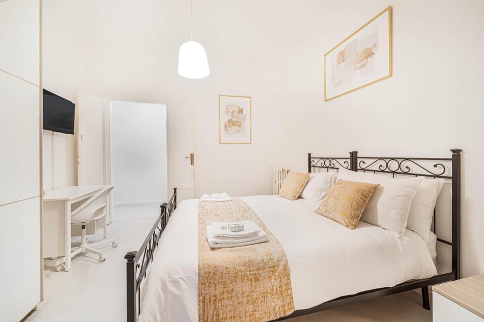 Elegant Apartment - Central, 10 Min to Duomo Apartment in Milan