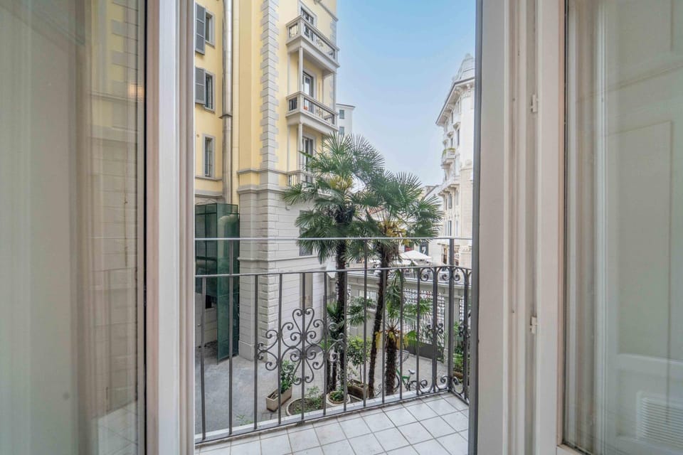 Elegant Apartment - Central, 10 Min to Duomo Apartment in Milan