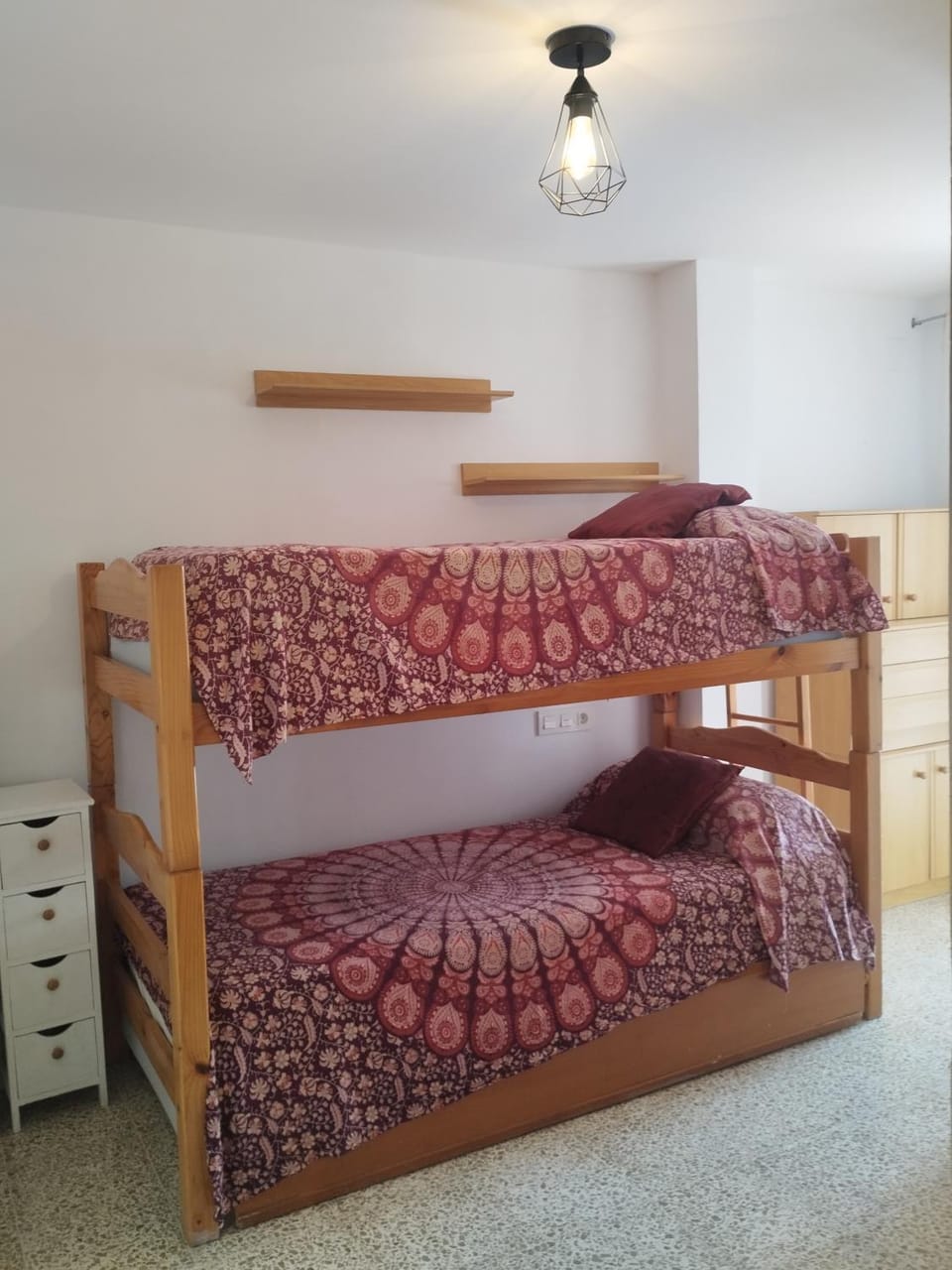 Bedroom, bunk bed