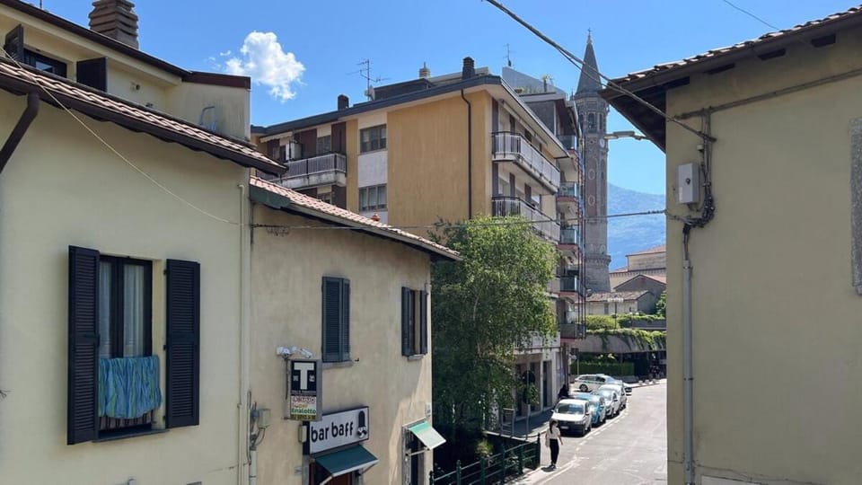 Property building, Neighbourhood, Street view, Parking