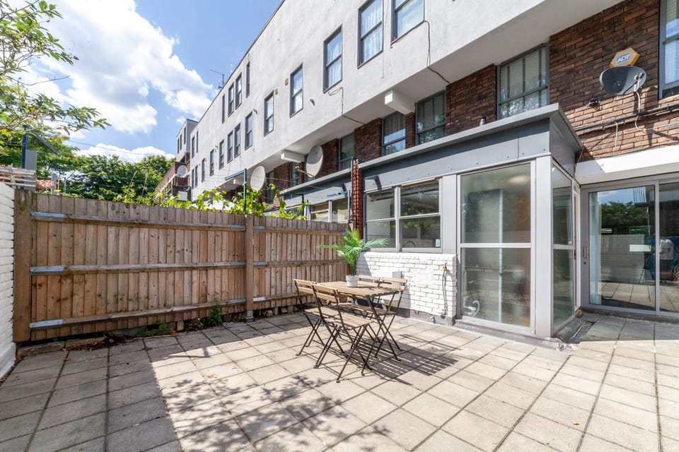 Property building, Balcony/Terrace