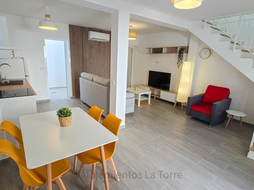 TV and multimedia, Kitchen or kitchenette, Living room, Dining area