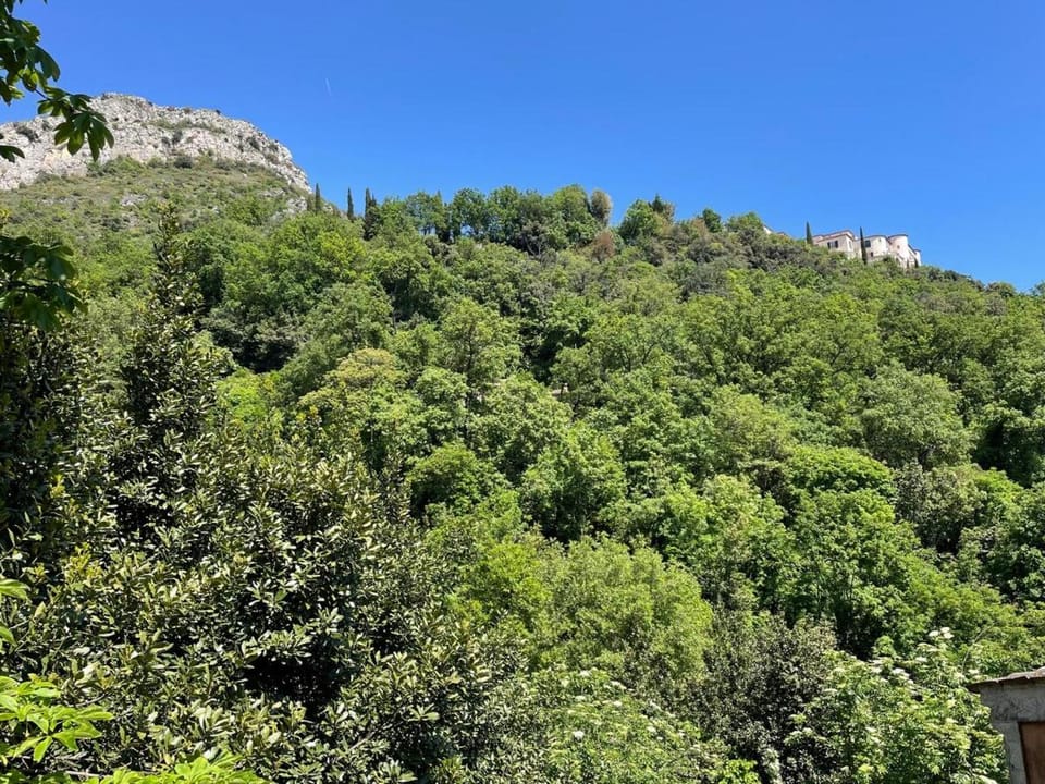 Nearby landmark, Mountain view