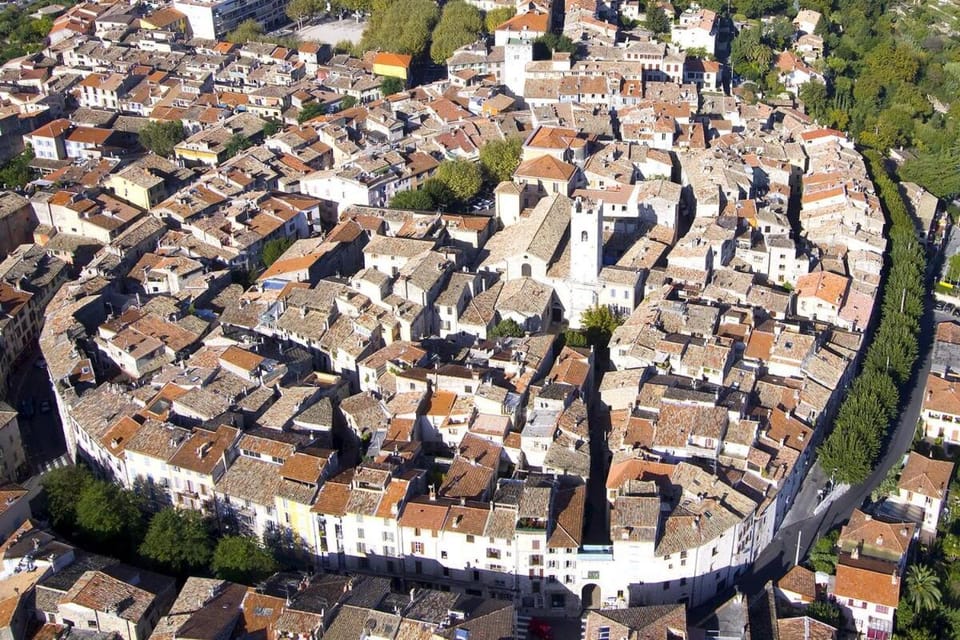 Bird's eye view, Location