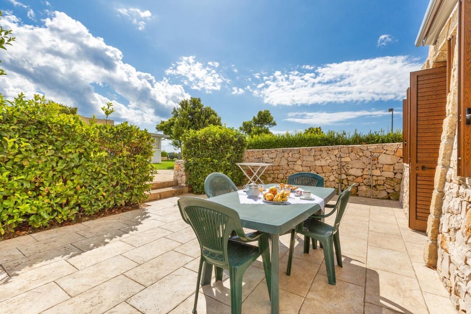 Patio, Day, Garden, View (from property/room), Dining area, Garden view
