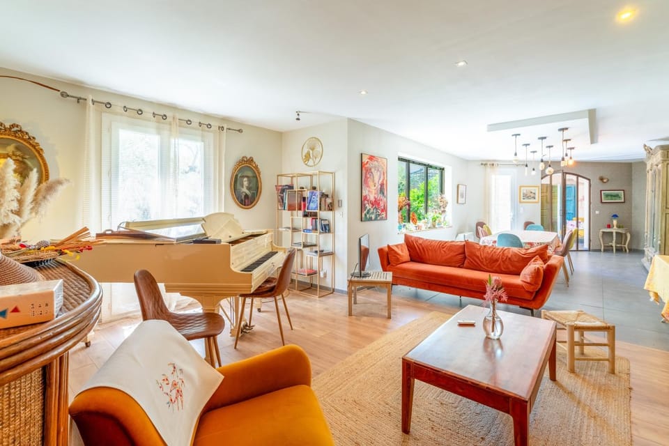 Property building, Living room